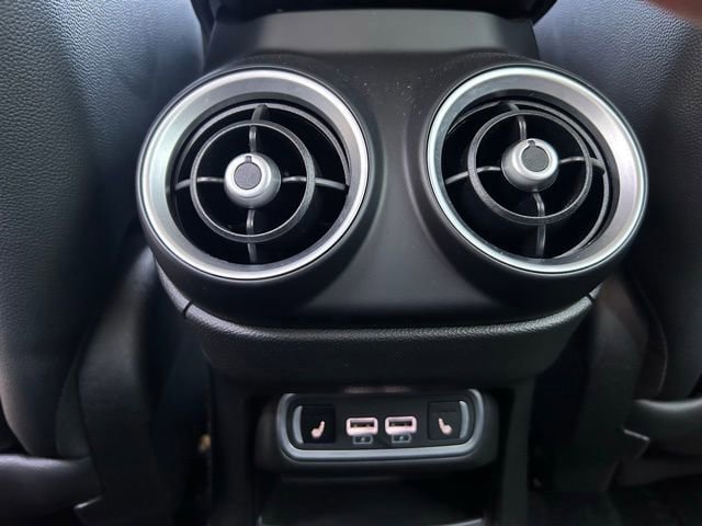 Used 2022 Alfa Romeo Stelvio Veloce image 35