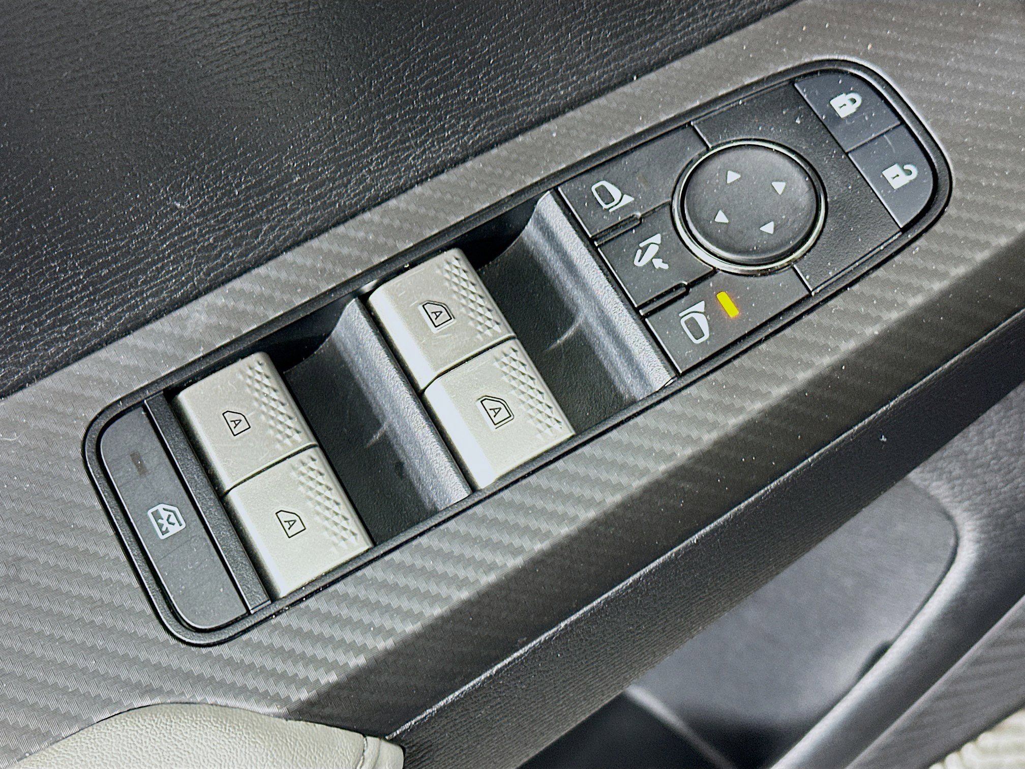 Used 2025 Mitsubishi Outlander SE AWD/4WD image 15