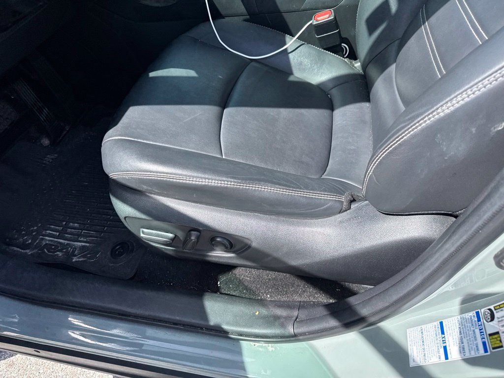 Used 2021 Toyota RAV4 XLE Premium AWD/4WD image 11
