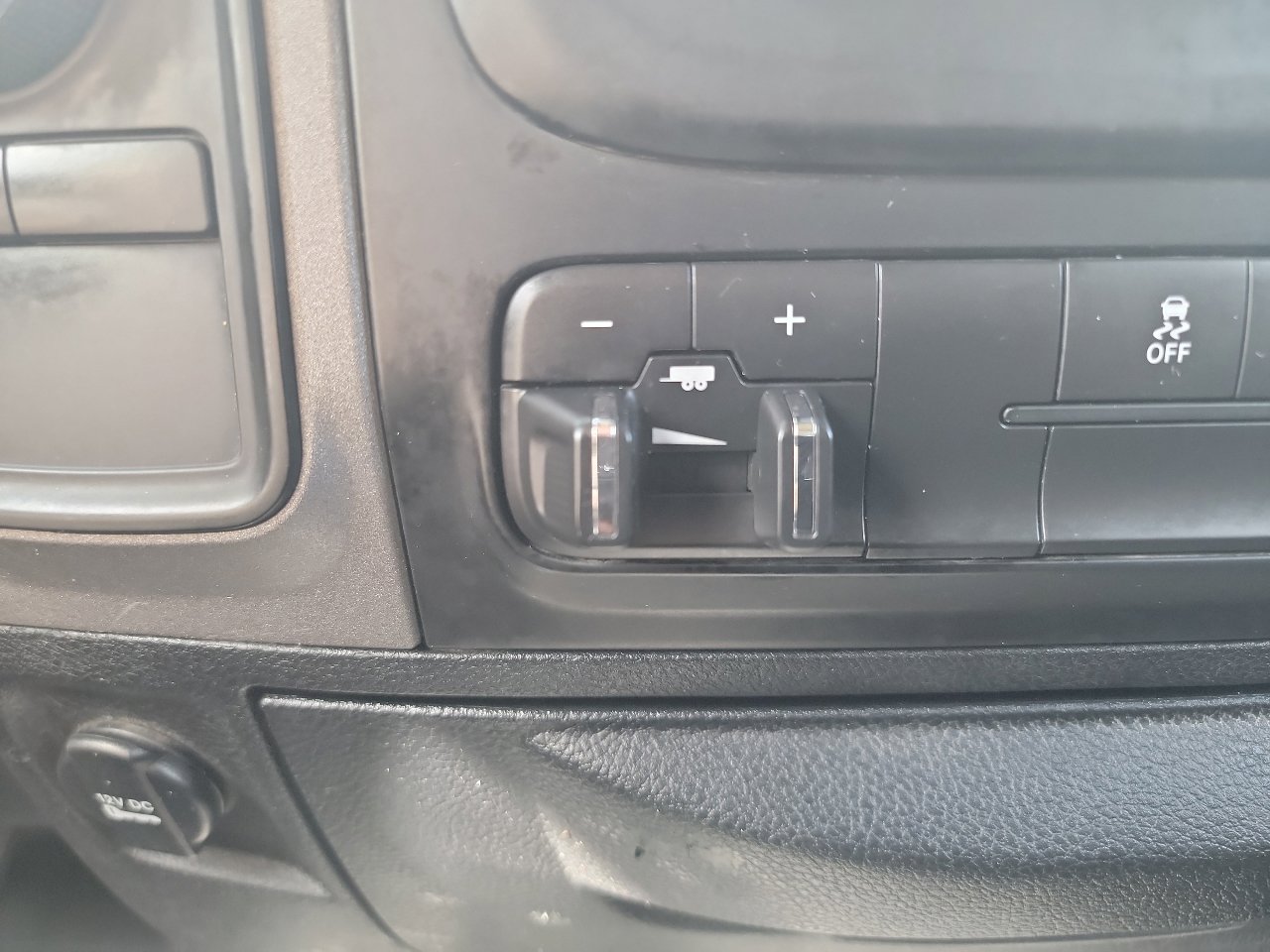 Used 2017 RAM 2500 Tradesman image 31