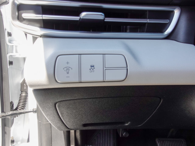 Used 2025 Hyundai Elantra Limited w/ Cargo Package FWD image 16