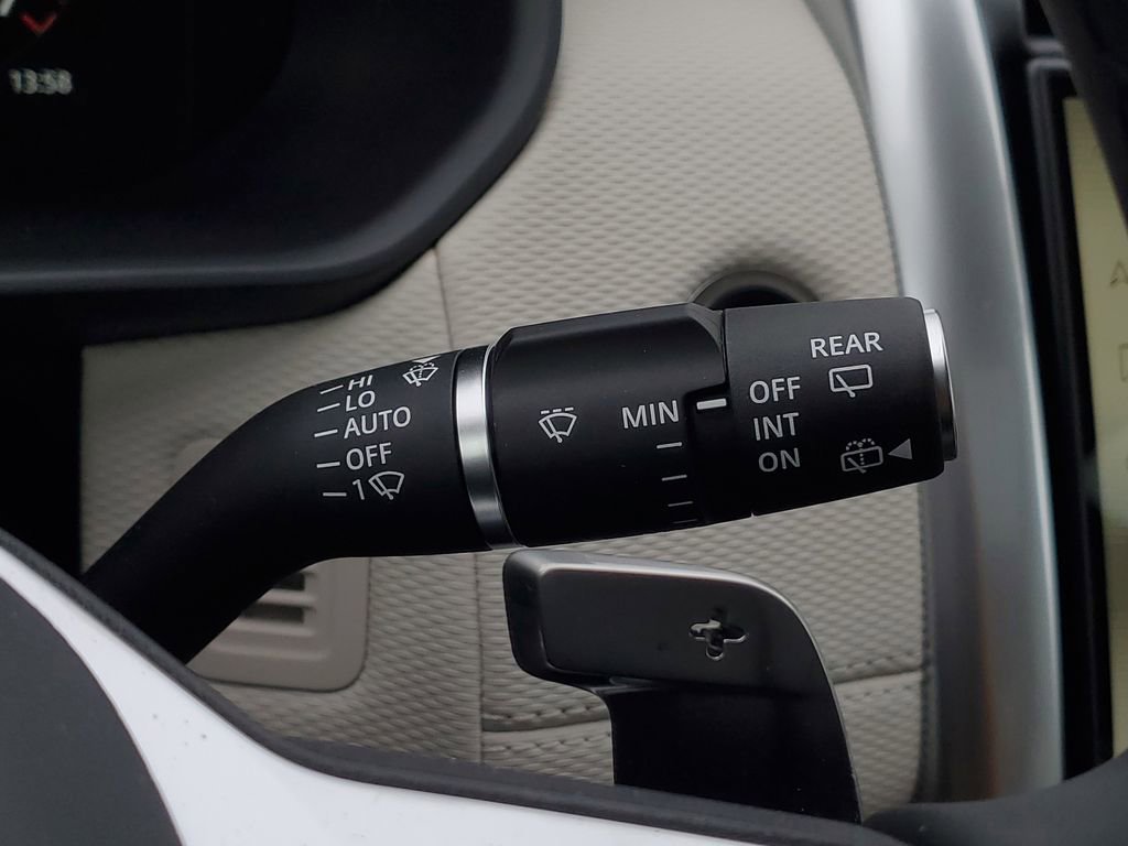 New 2026 Land Rover Discovery Dynamic SE image 17