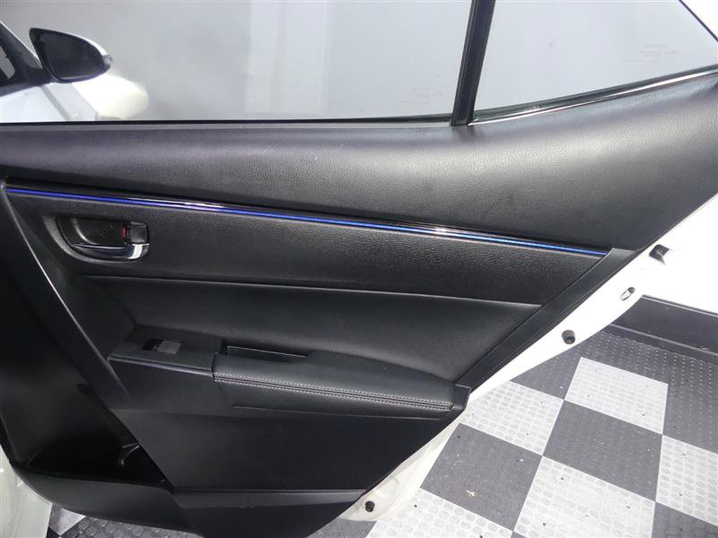 Used 2018 Toyota Corolla SE FWD image 25
