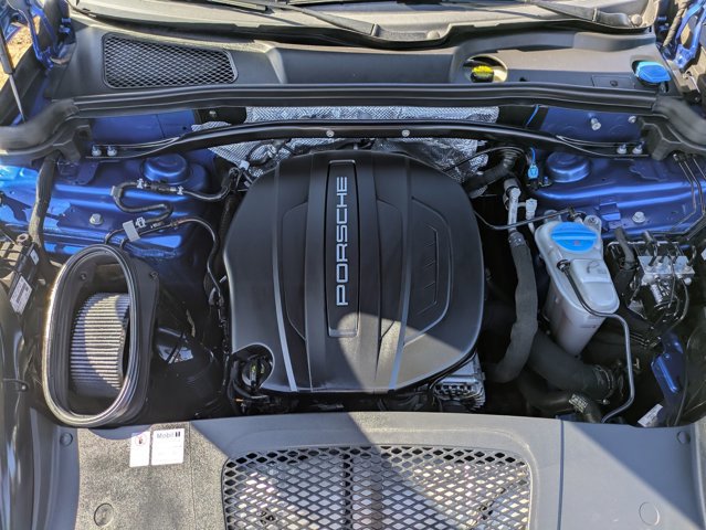 Used 2018 Porsche Macan AWD/4WD image 23