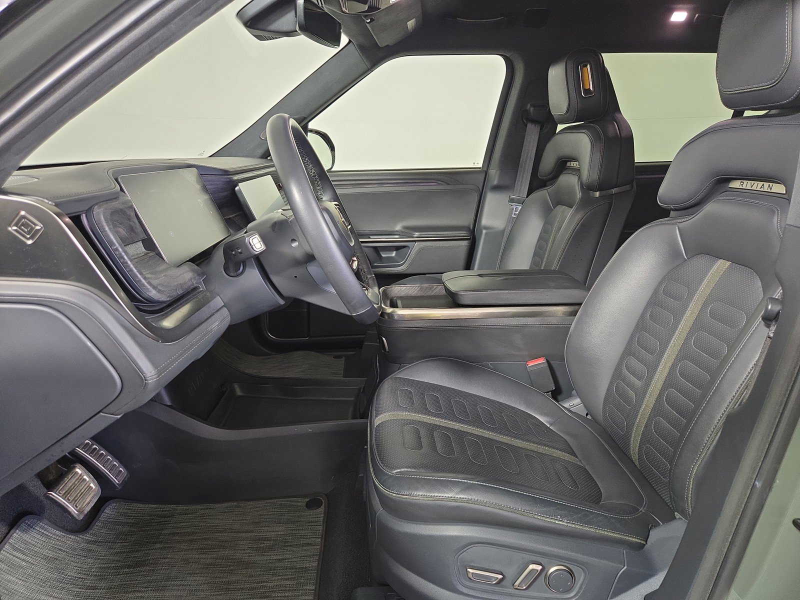 Used 2022 Rivian R1S Launch Edition image 20