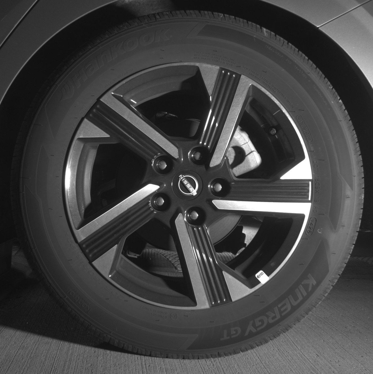 Used 2025 Nissan Sentra SV FWD image 14