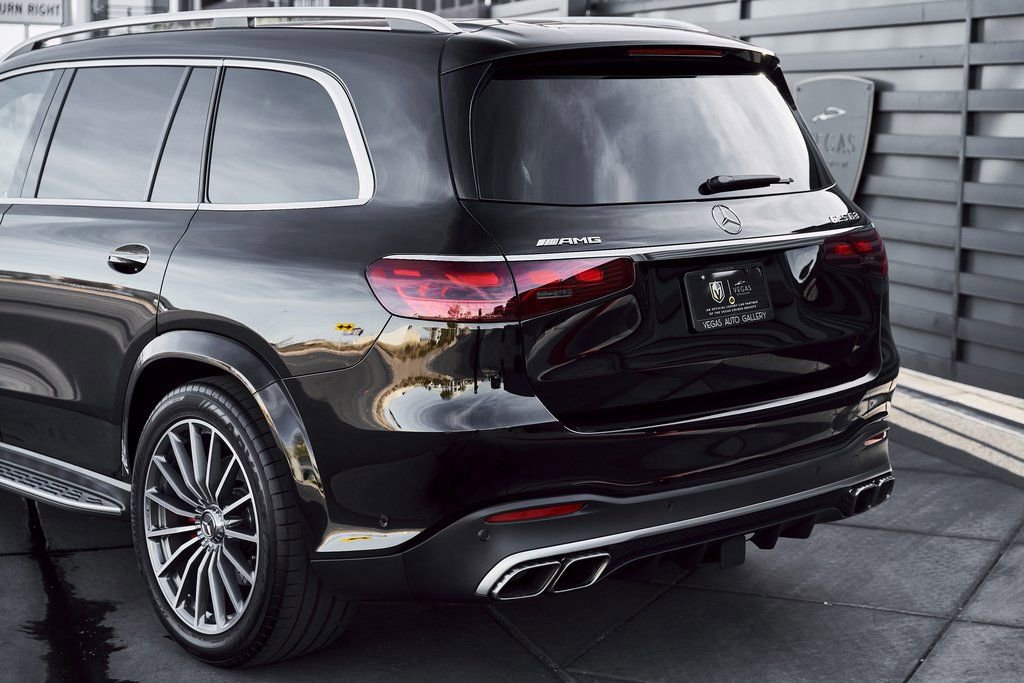 Used 2025 Mercedes-Benz GLS 63 AMG 4MATIC image 11