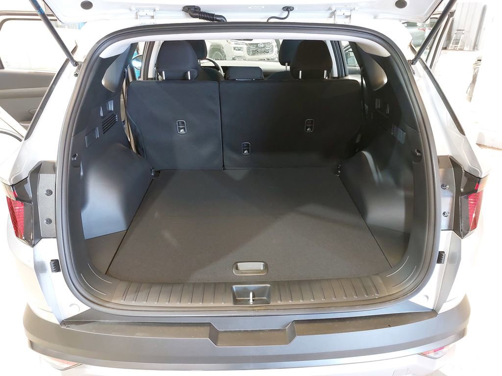 New 2026 Hyundai Tucson Blue SE image 13