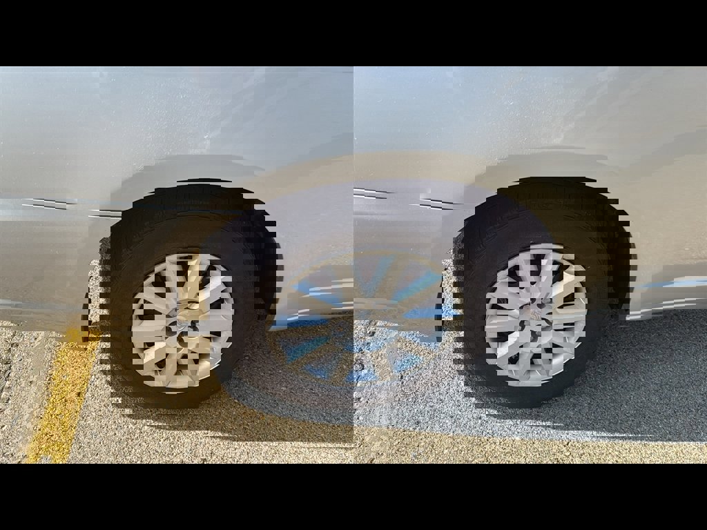 Used 2008 Chrysler Sebring LX image 26