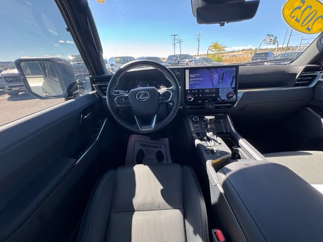 Used 2025 Lexus GX 550 w/ Accessory Package (2T) AWD/4WD image 22