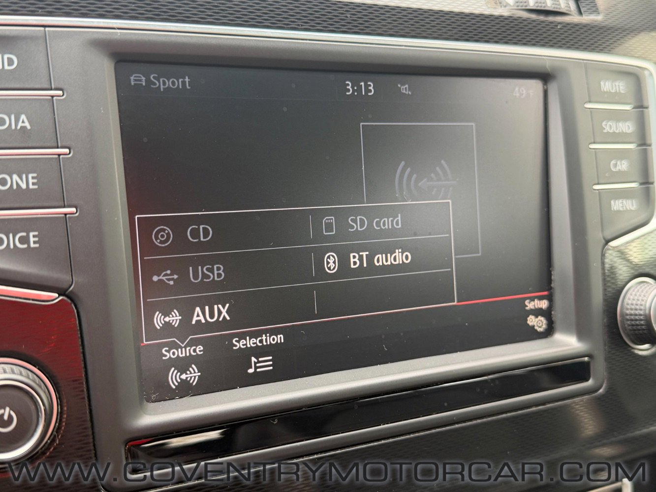 Used 2017 Volkswagen GTI SE FWD image 29