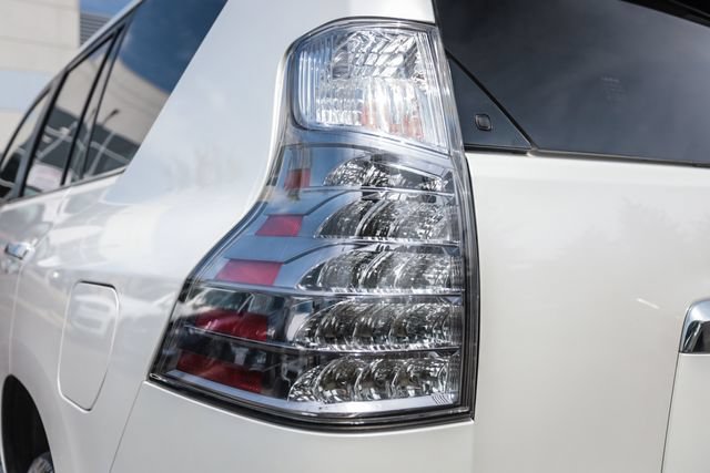 Used 2018 Lexus GX 460 Premium AWD/4WD image 16