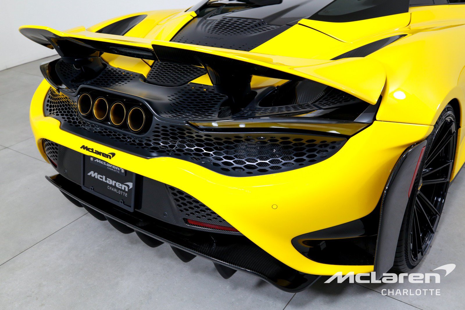Used 2022 McLaren 765LT RWD image 37