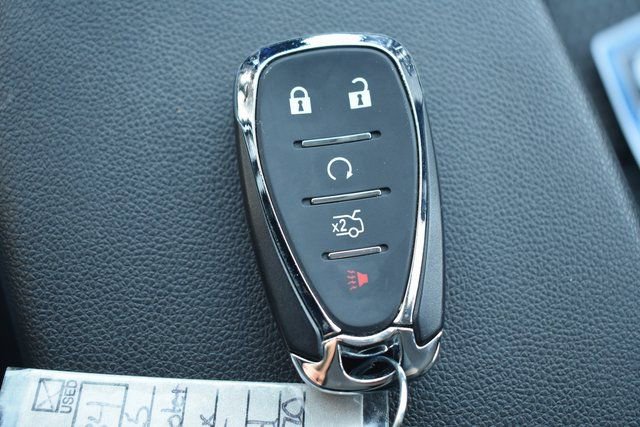 Used 2025 Chevrolet Trax LT w/ LT Convenience Package image 30