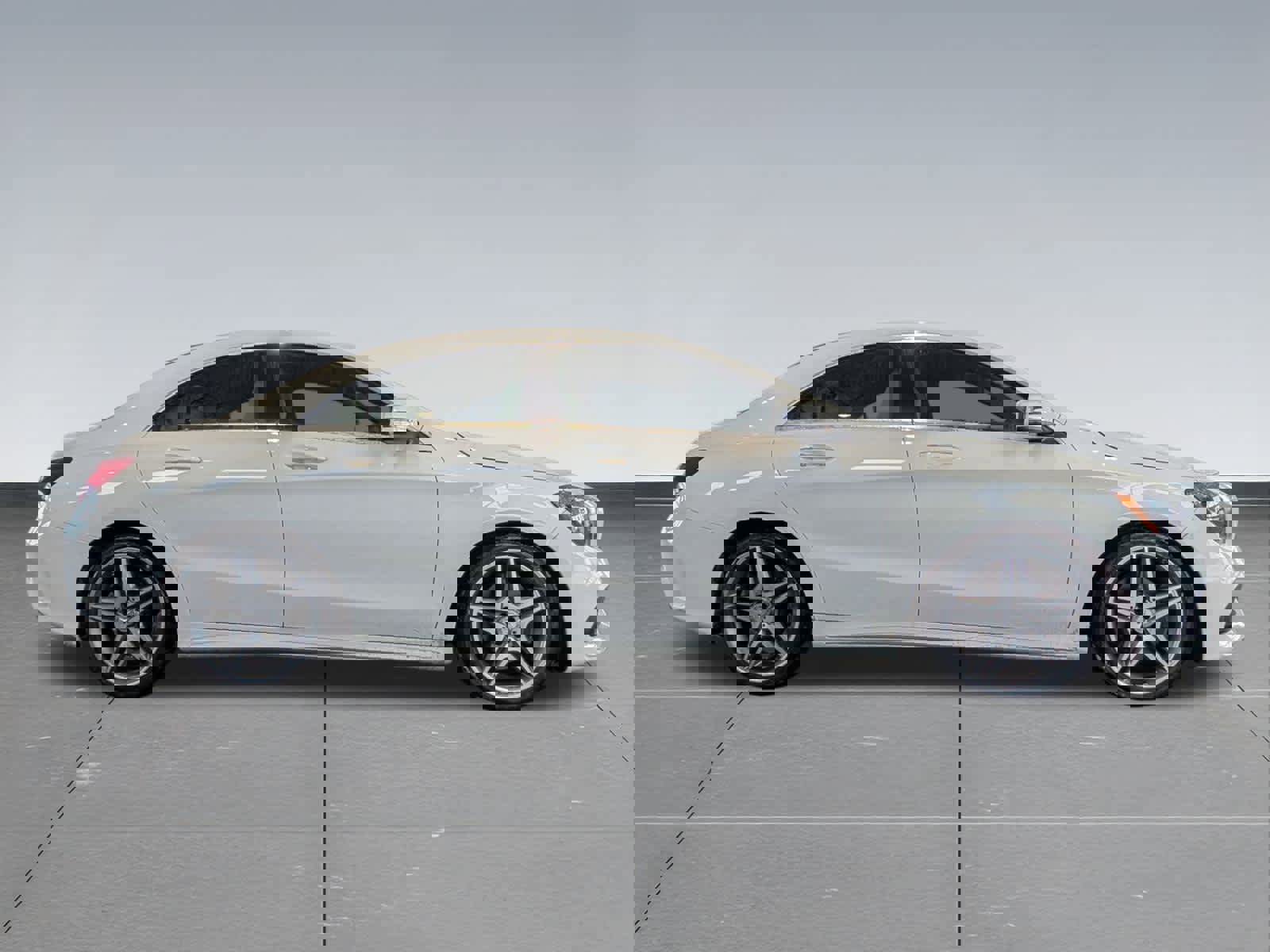 Used 2015 Mercedes-Benz CLA 250 image 6