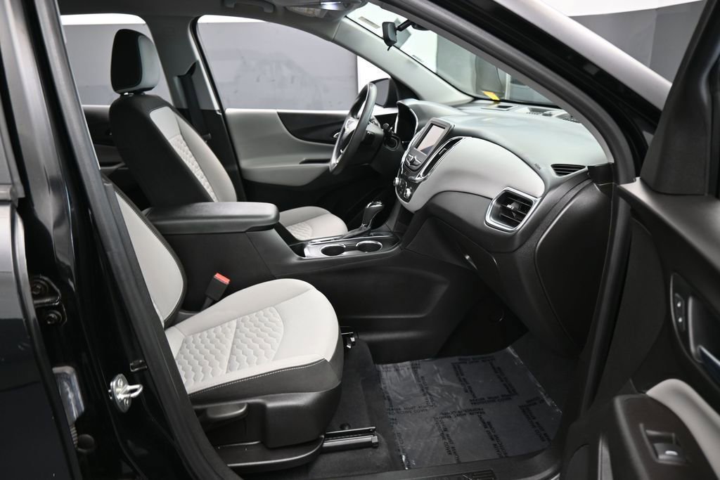 Used 2021 Chevrolet Equinox LS FWD image 36