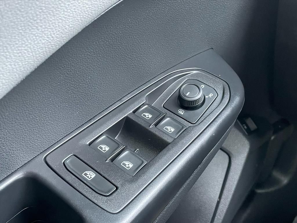 Used 2023 Volkswagen Taos SE image 20