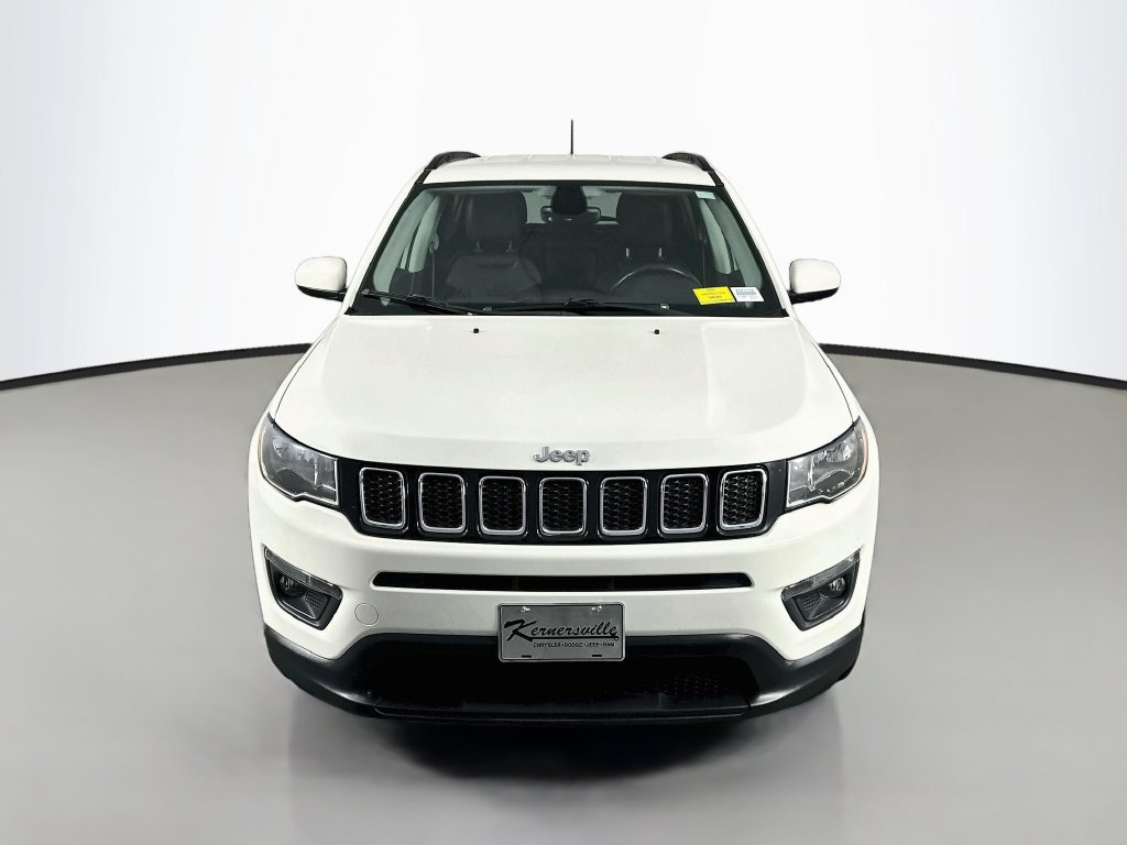Used 2018 Jeep Compass Latitude w/ Popular Equipment Group AWD/4WD image 2