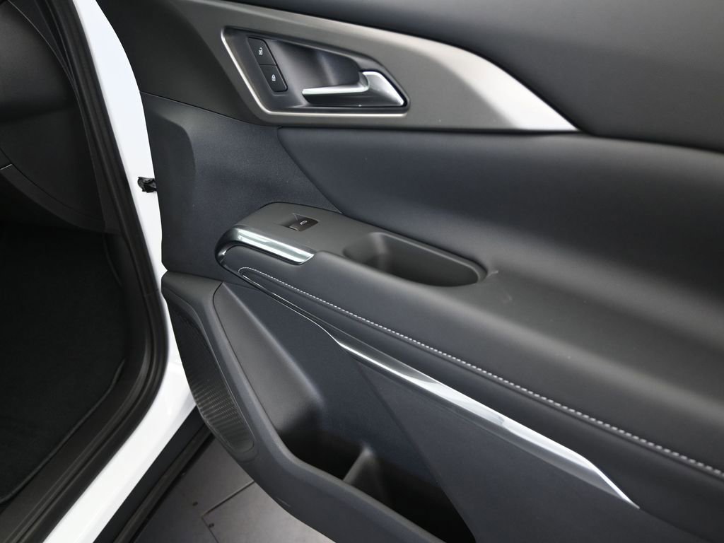New 2026 Chevrolet Traverse LT w/ Driver Confidence Package FWD image 23