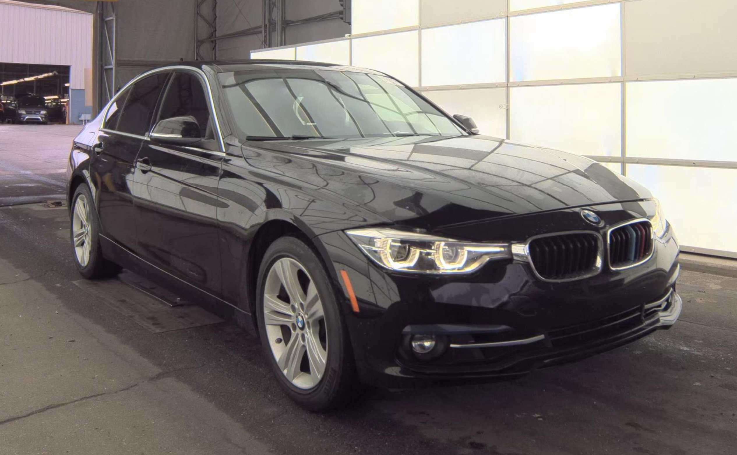 Used 2018 BMW 330i xDrive Sedan w/ Convenience Package image 3