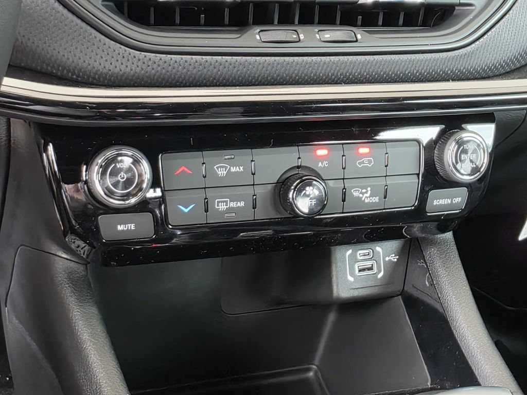 New 2026 Jeep Compass Latitude AWD/4WD image 21