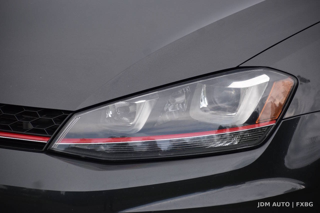 Used 2017 Volkswagen GTI SE FWD image 35