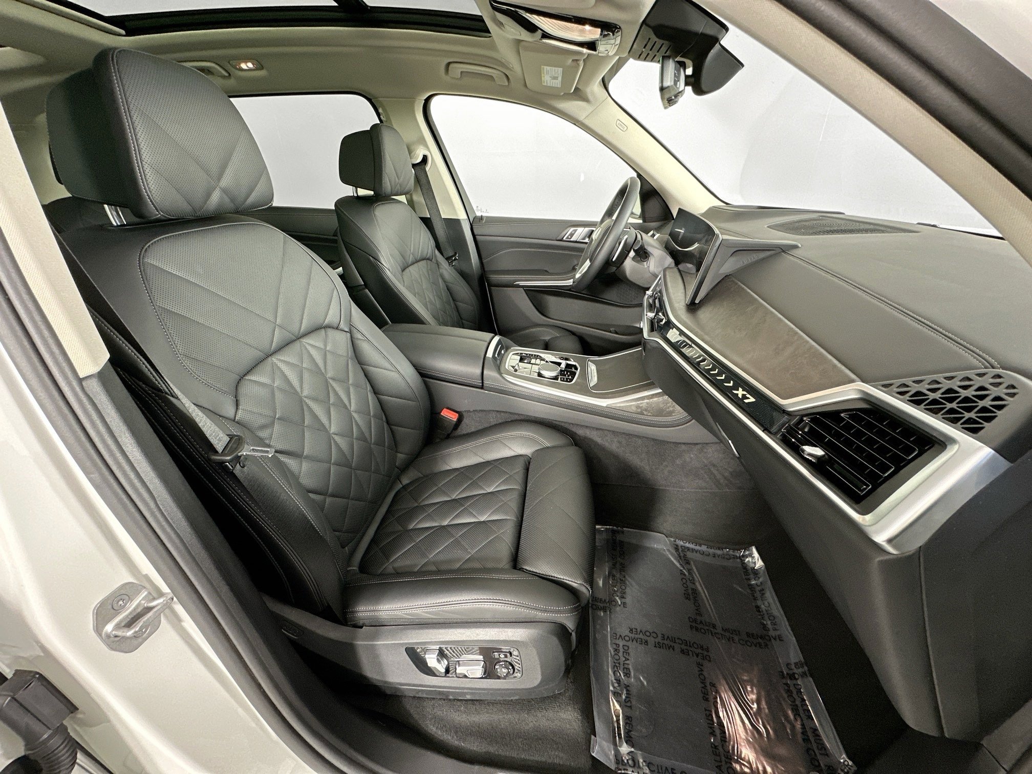 Used 2024 BMW X7 xDrive40i image 26