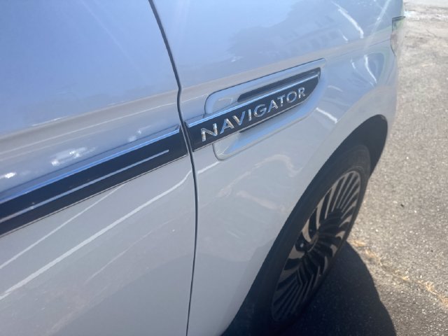 Used 2018 Lincoln Navigator Black Label w/ Cargo Package AWD/4WD image 41
