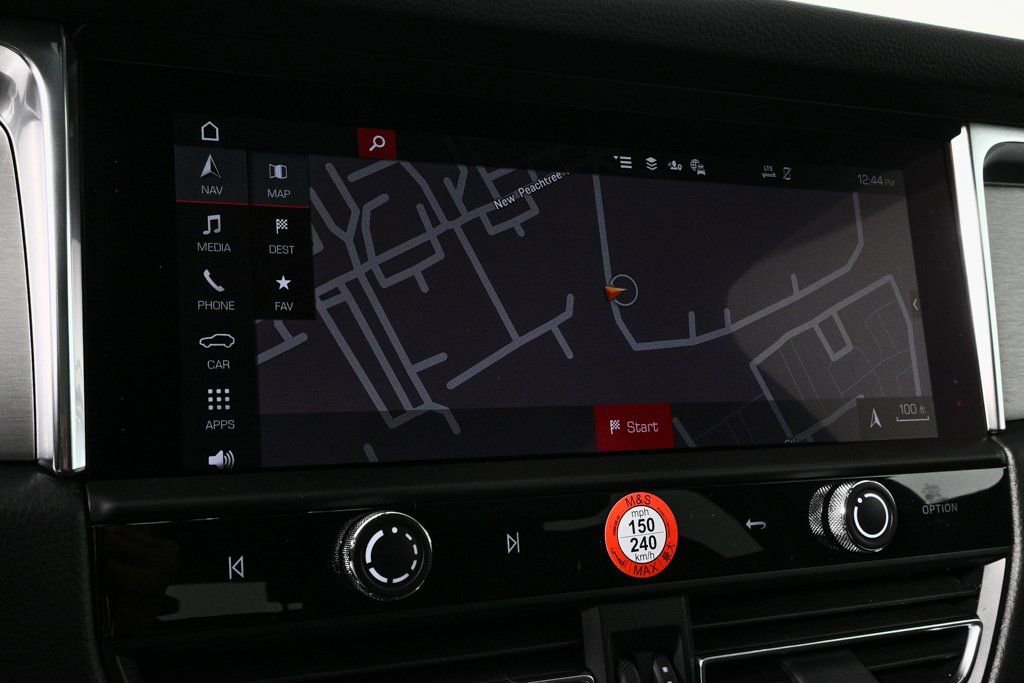 Certified 2026 Porsche Macan AWD/4WD image 14