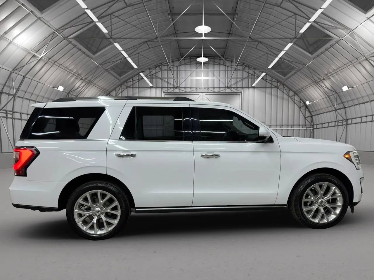 Used 2019 Ford Expedition Limited w/ Equipment Group 302A RWD image 5