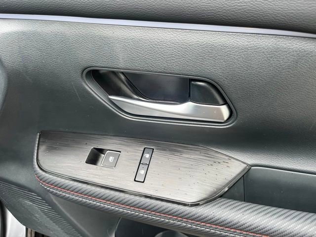 Used 2025 Nissan Kicks SR FWD image 21