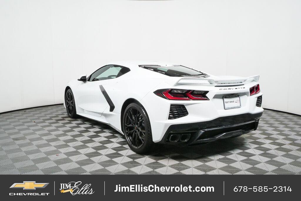 Used 2024 Chevrolet Corvette Stingray Preferred Cpe w/ Z51 Performance Package RWD image 31