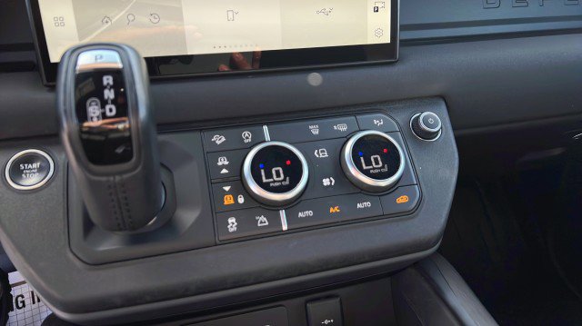 Used 2023 Land Rover Defender 130 X-Dynamic SE image 26