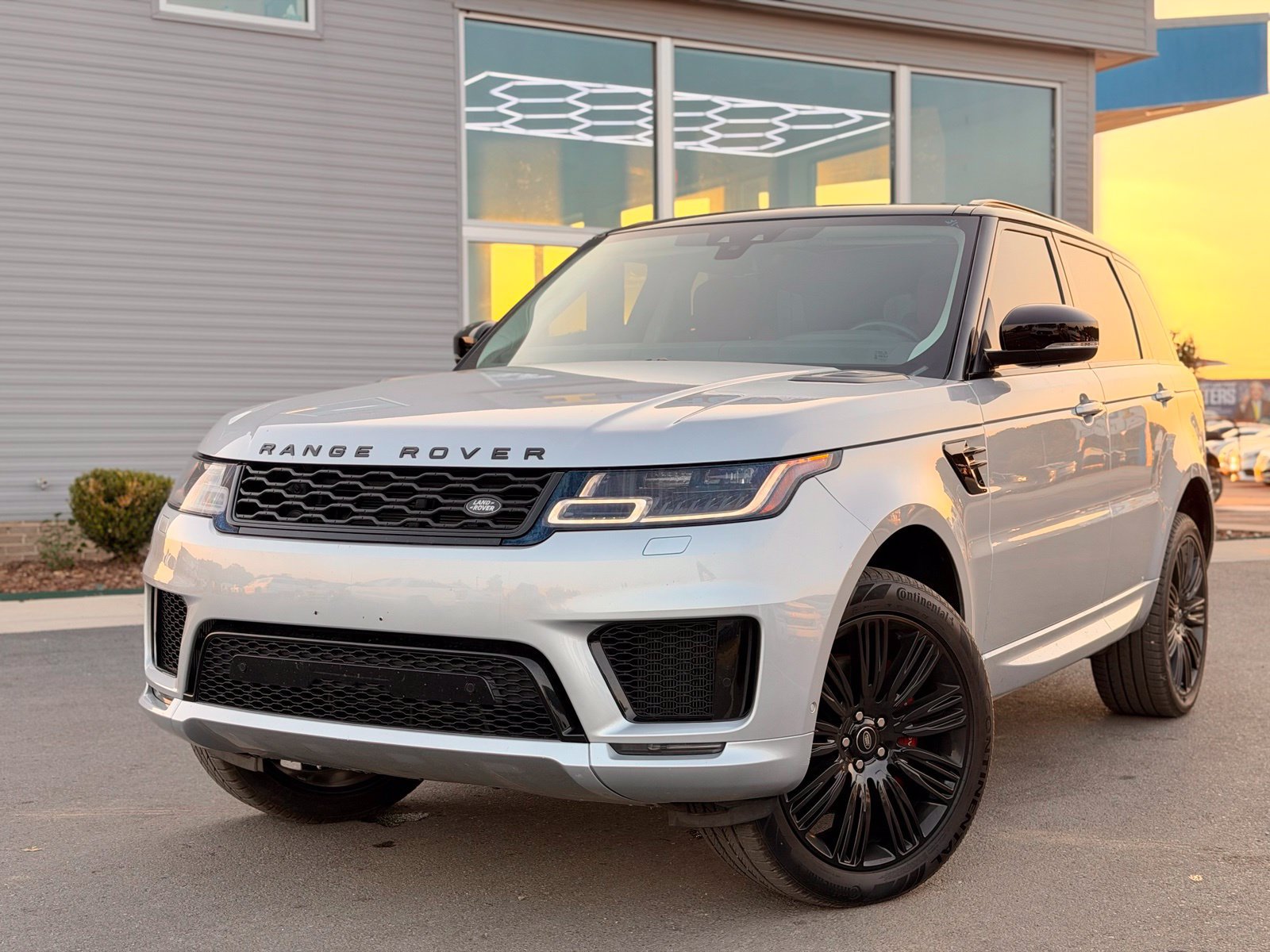Used 2022 Land Rover Range Rover Sport HSE Dynamic AWD/4WD image 3