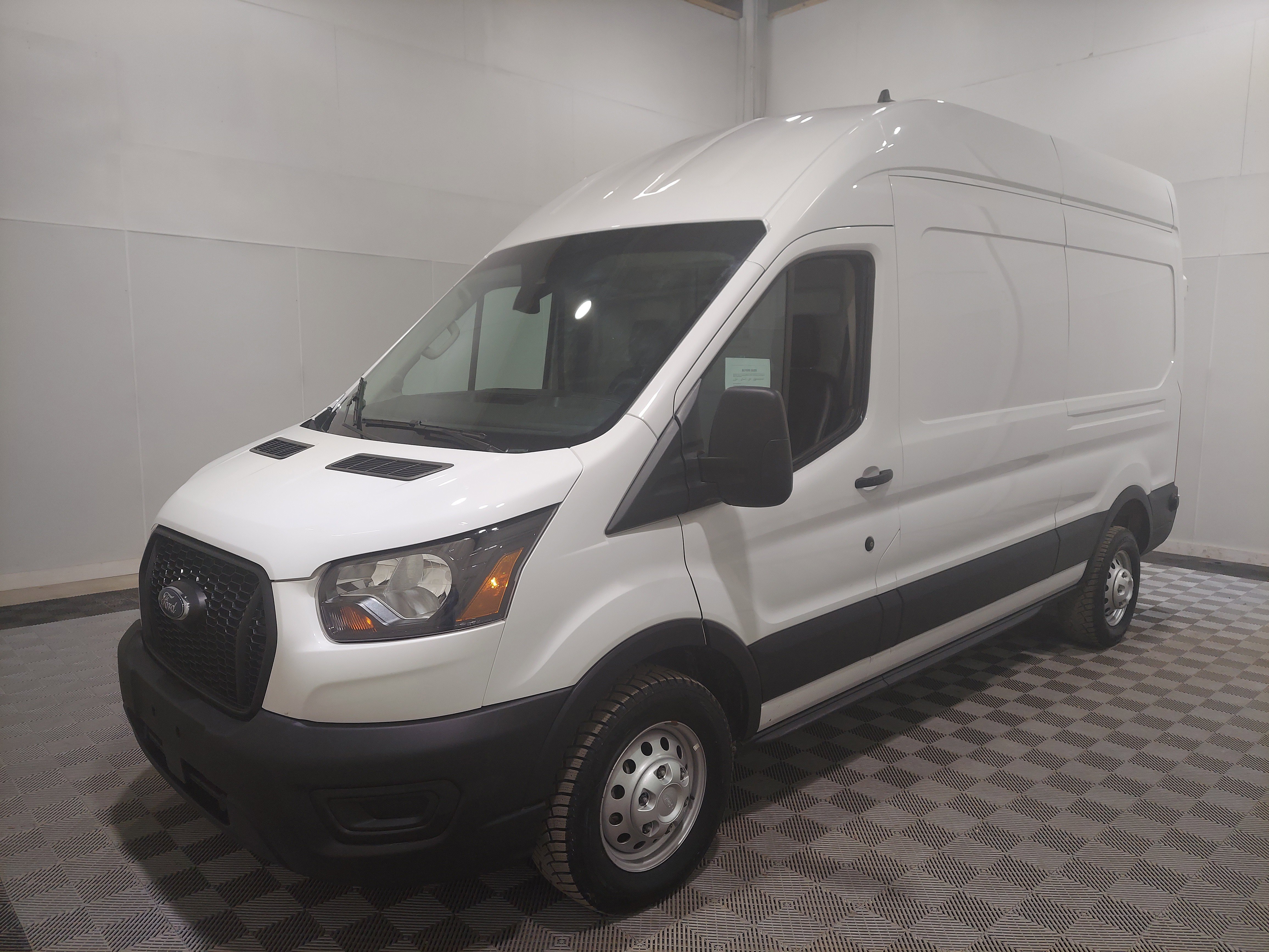 Used 2025 Ford Transit 250 148 High Roof AWD w/ Load Area Protection Package image 1