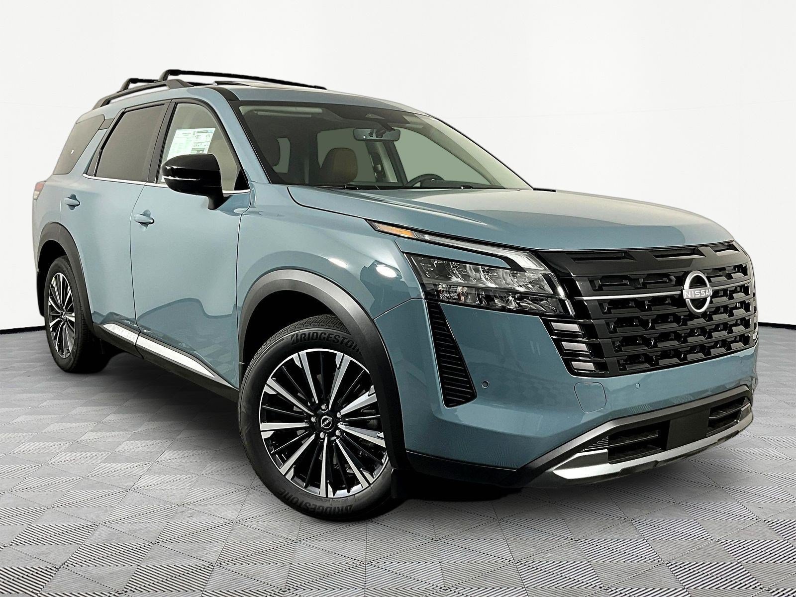 New 2026 Nissan Pathfinder Platinum AWD/4WD image 3