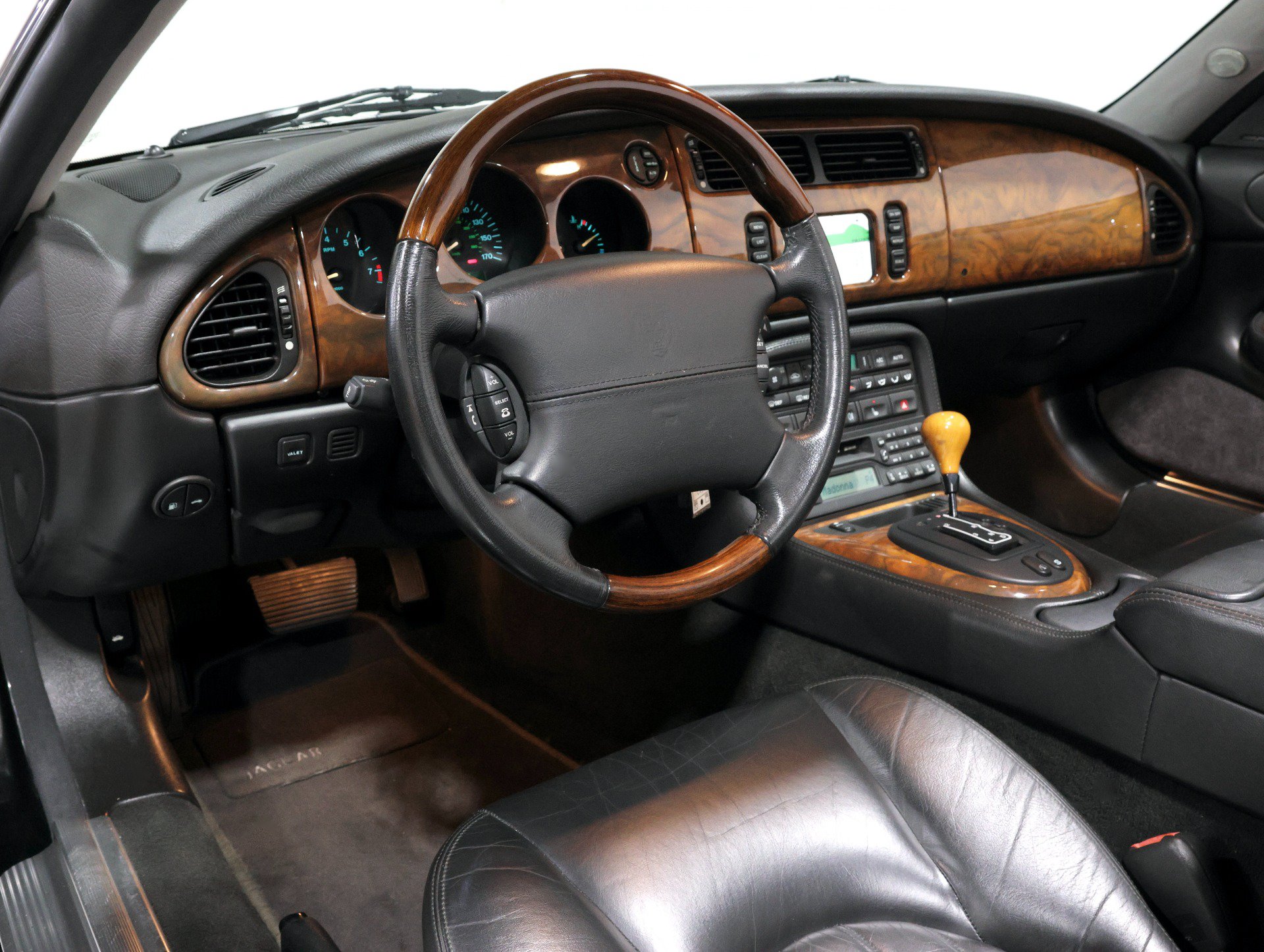 Used 2001 Jaguar XK8 Convertible RWD image 71