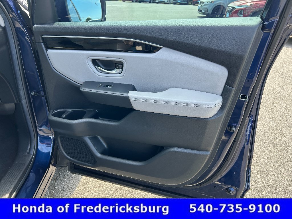 Used 2025 Honda Pilot EX-L image 14