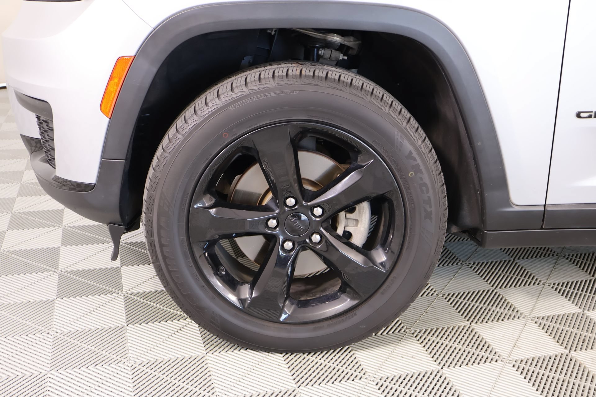 Used 2021 Jeep Grand Cherokee L Laredo AWD/4WD image 18