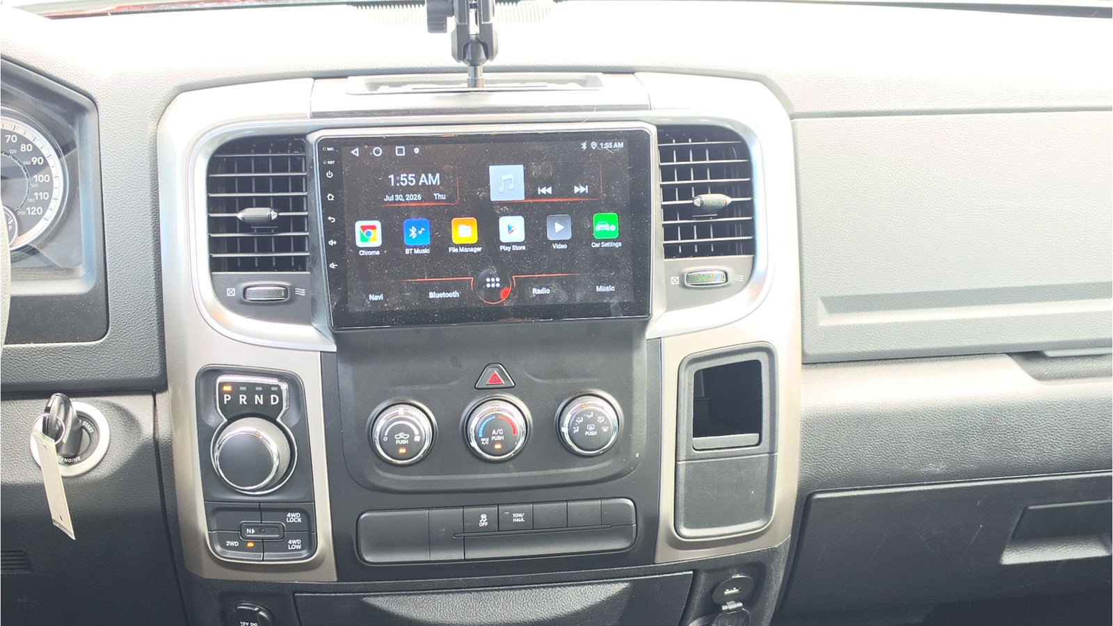 Used 2018 RAM 1500 Classic SLT AWD/4WD image 14