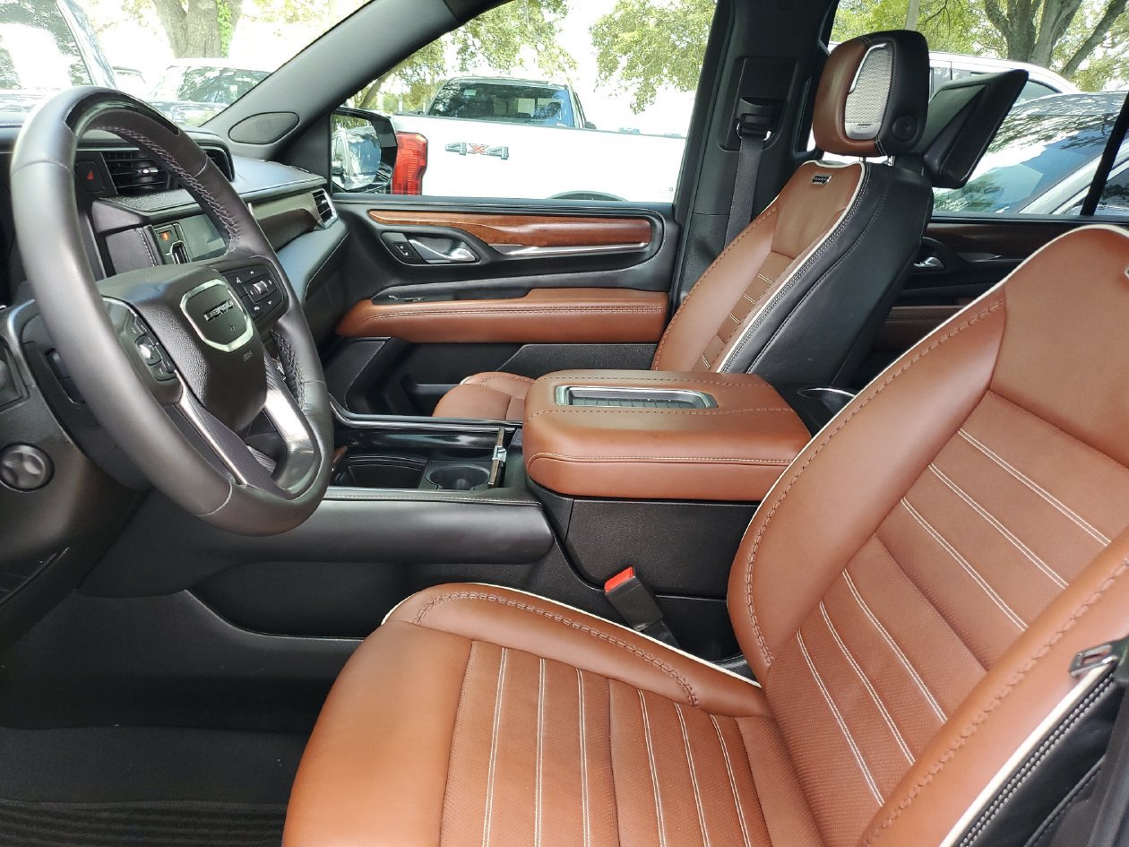 Used 2023 GMC Yukon XL Denali Ultimate AWD/4WD image 18