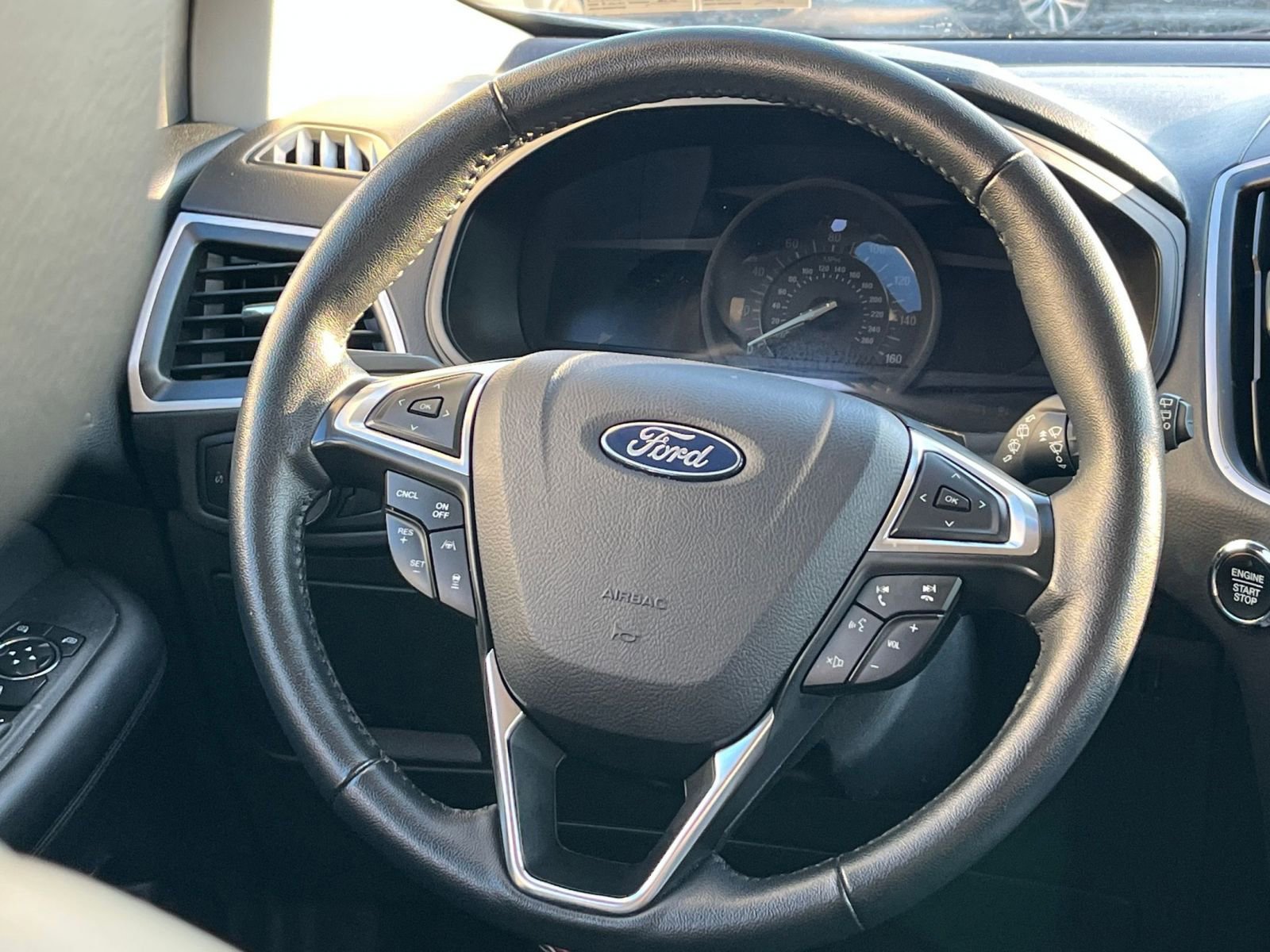Used 2024 Ford Edge SEL image 28