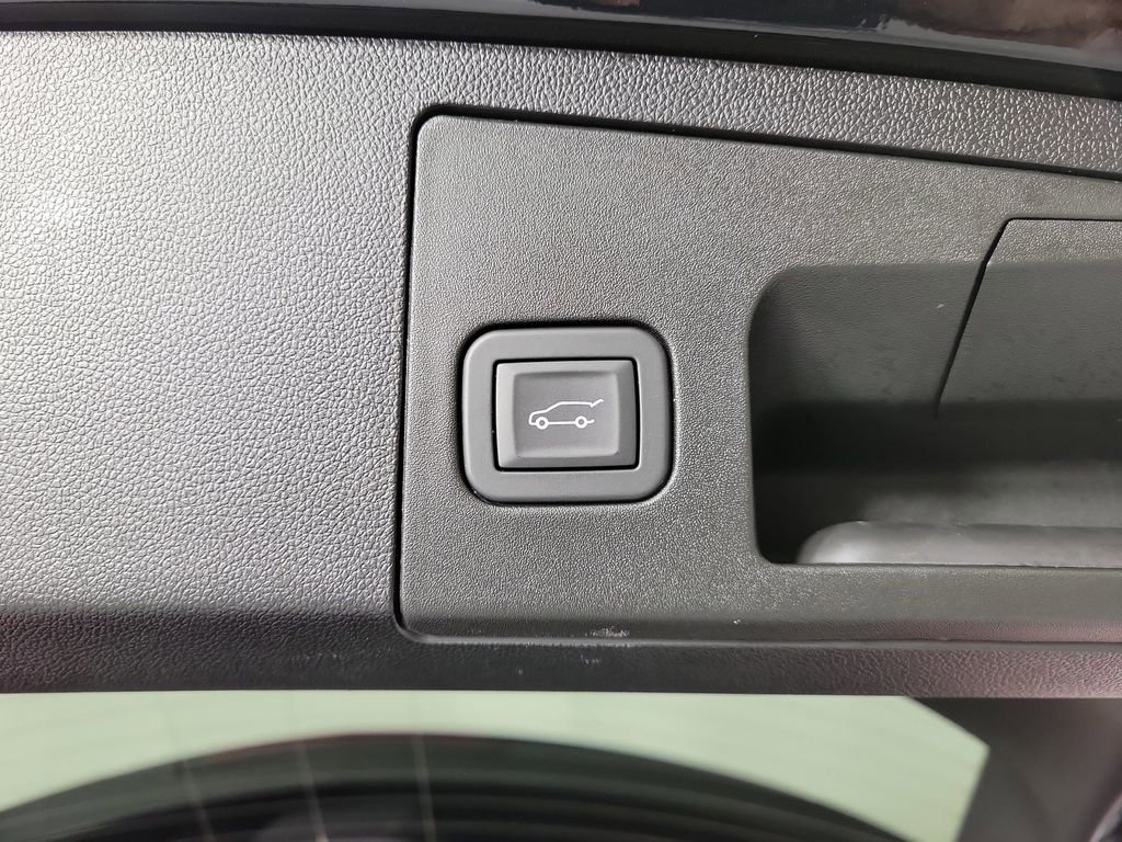 Certified 2025 Cadillac XT4 Premium Luxury image 9