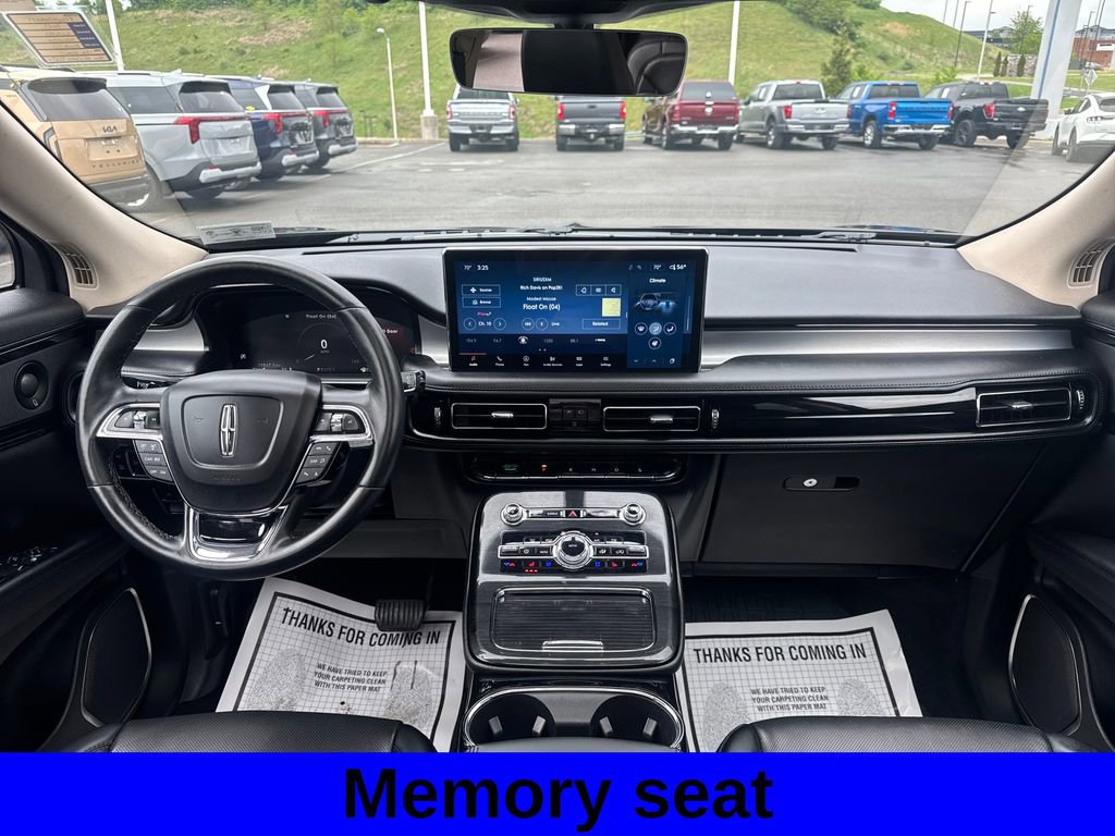 Used 2023 Lincoln Nautilus Reserve w/ Luxury Package AWD/4WD image 11