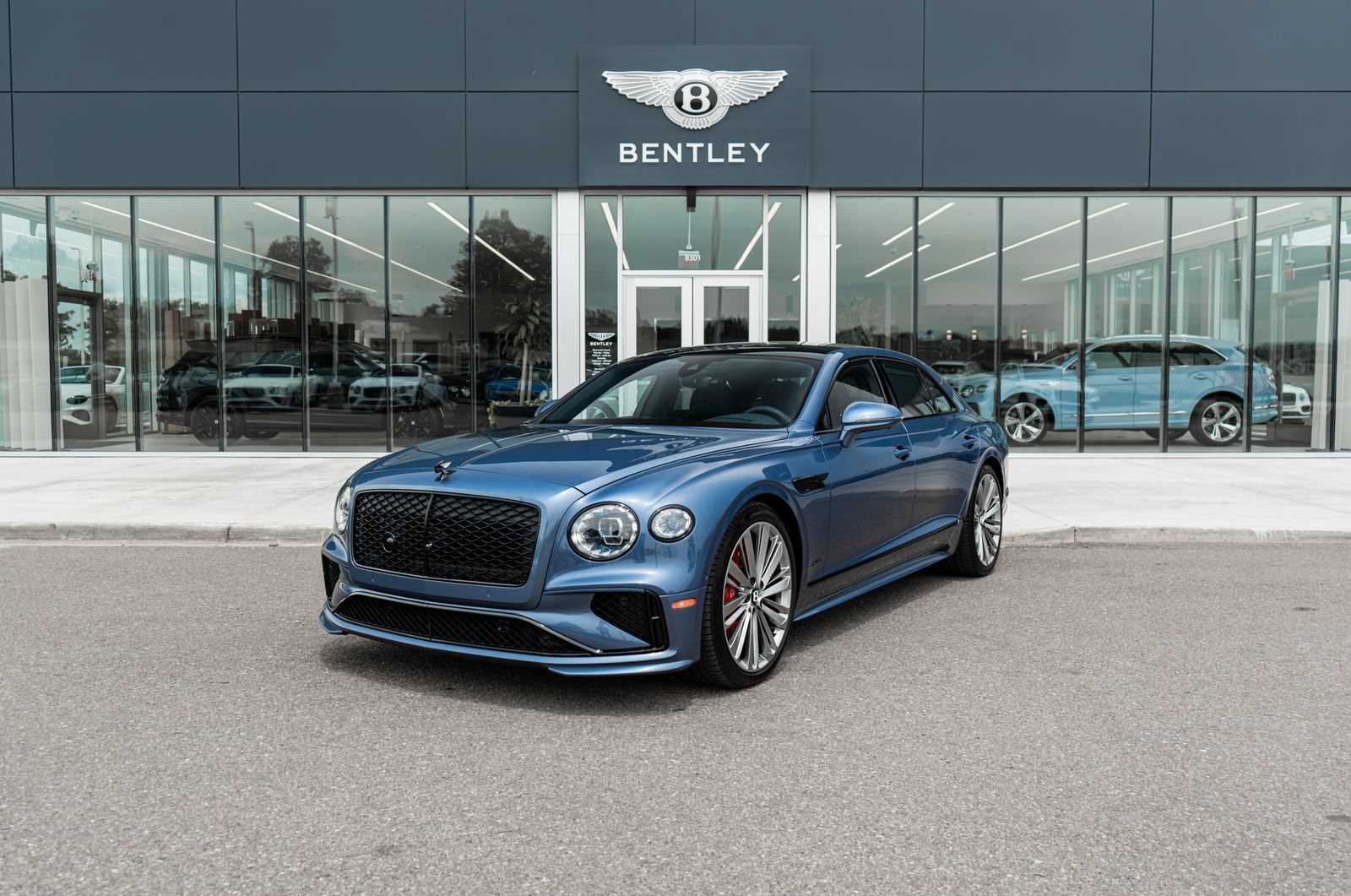 Certified 2025 Bentley Flying Spur Plug-In Hybrid AWD/4WD image 1