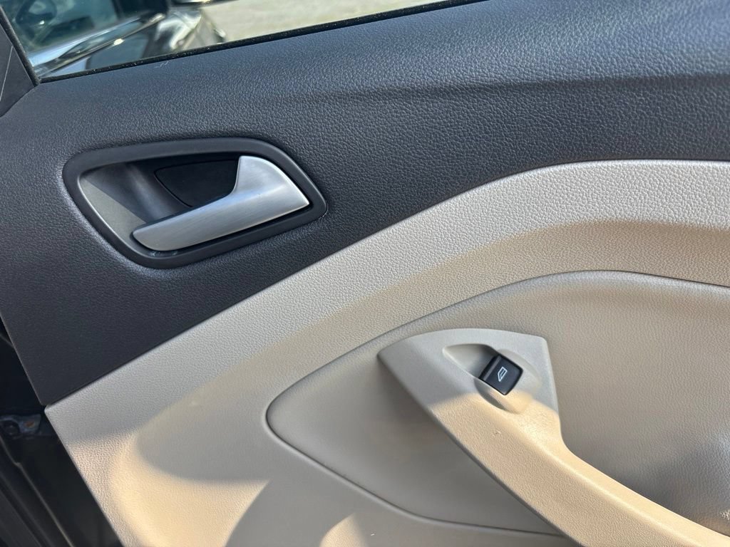 Used 2017 Ford Escape SE AWD/4WD image 26