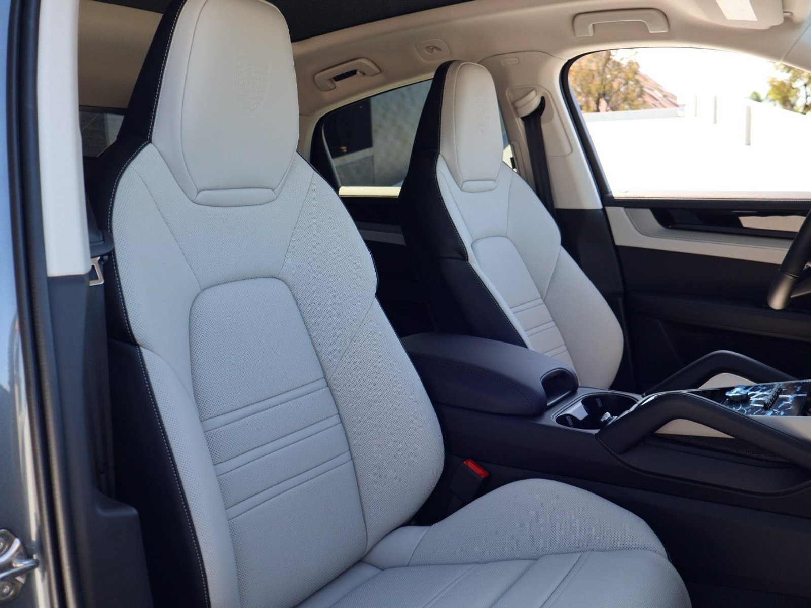 New 2026 Porsche Cayenne Coupe AWD/4WD image 24