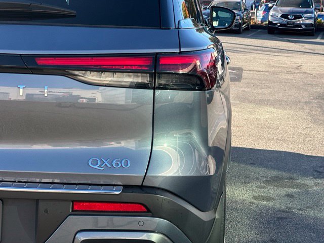 Certified 2023 INFINITI QX60 Sensory w/ Vision Package AWD/4WD image 6