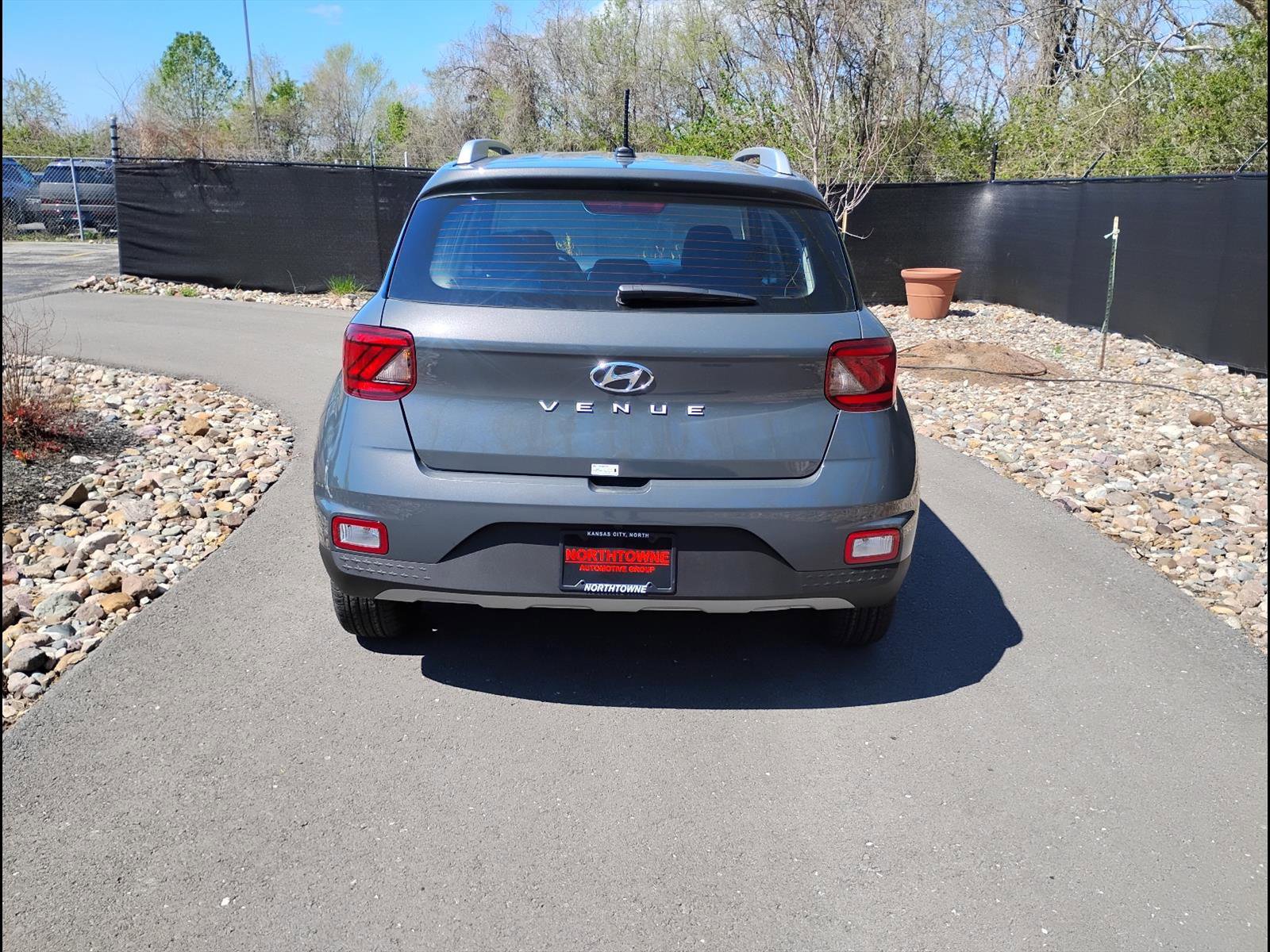 New 2026 Hyundai Venue SEL FWD image 4
