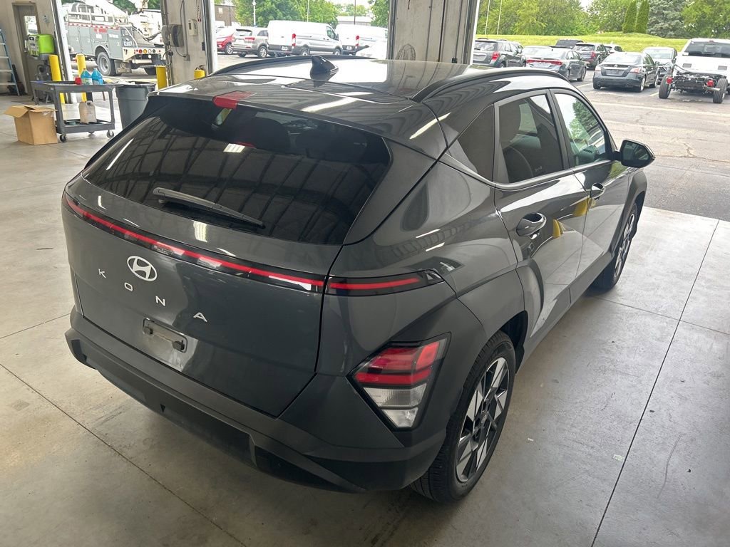 Used 2025 Hyundai Kona SEL FWD image 6